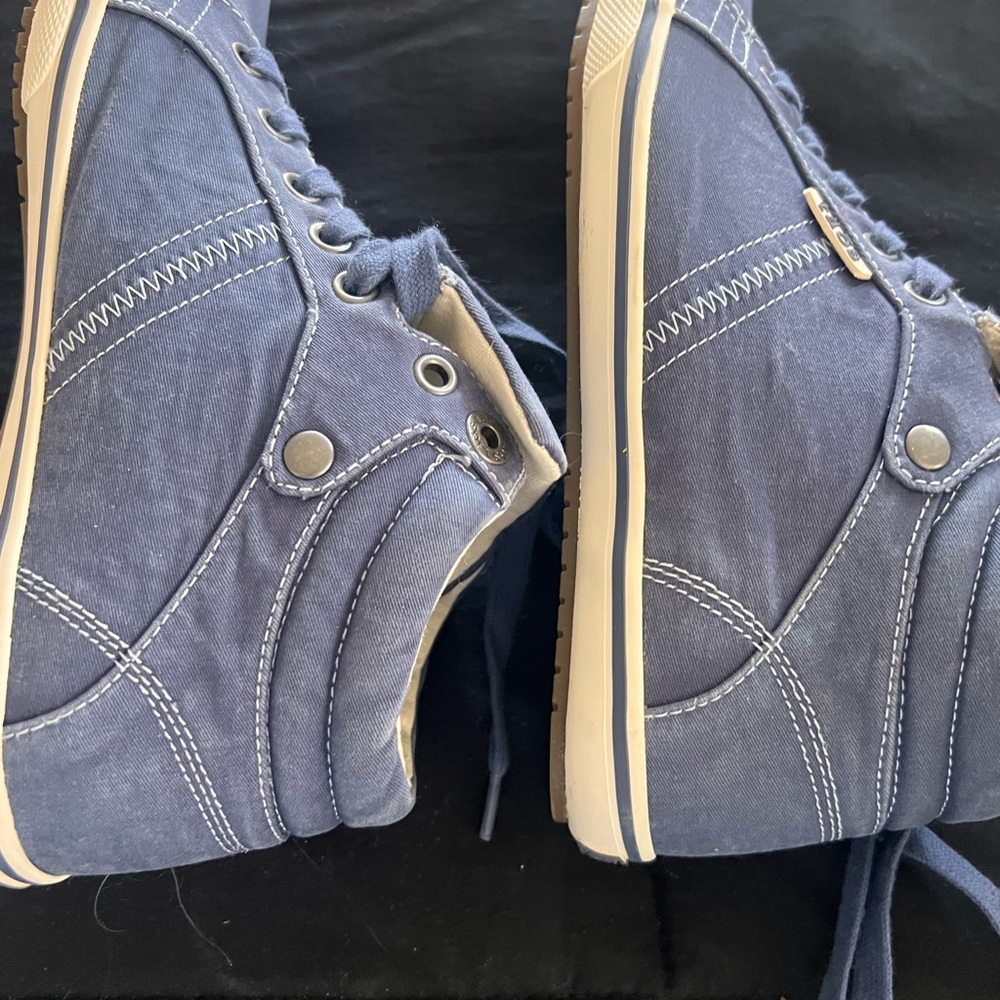 Taos Footwear Top Star Indigo Distressed Women's Sneakers